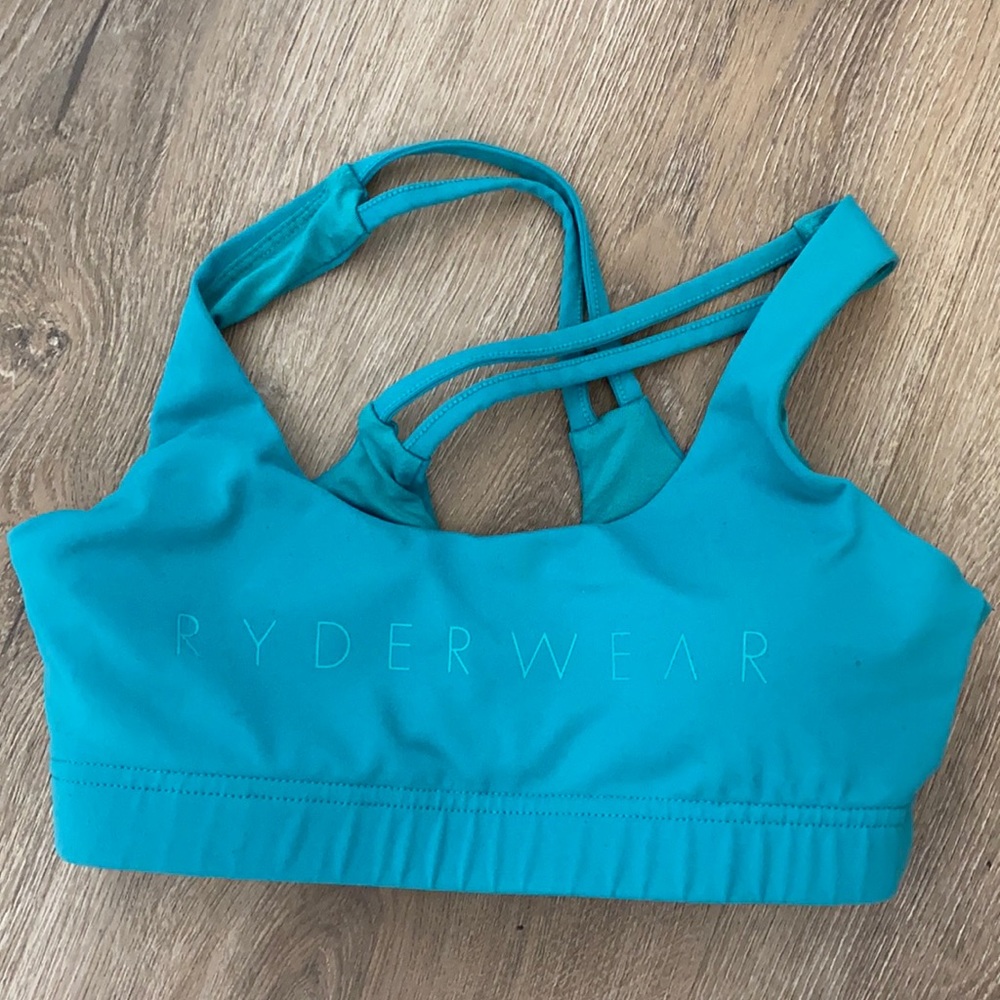 Real cross back sports bra